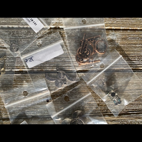 Mixed Charms, Clasps and Beads Findings - Picture 8 of 9